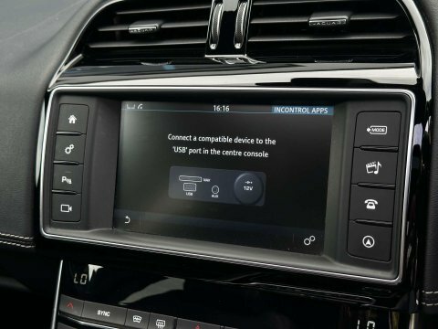 Jaguar XE Saloon Silver #56