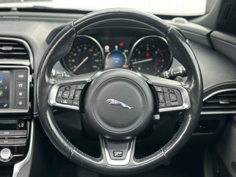 Jaguar XE Saloon Silver #39