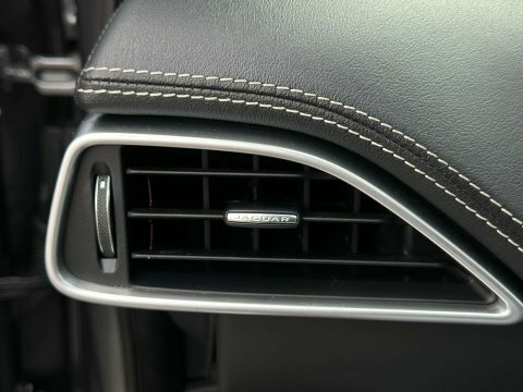 Jaguar XE Saloon Silver #49