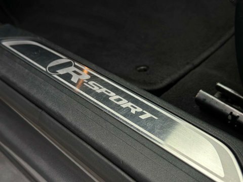 Jaguar XE Saloon Silver #46