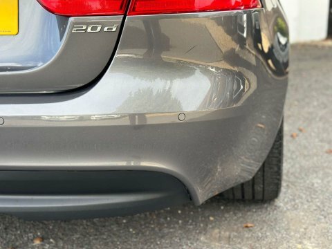 Jaguar XE Saloon Silver #19