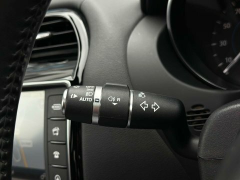 Jaguar XE Saloon Silver #65