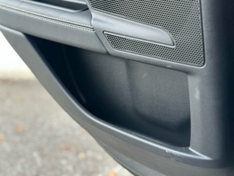 Jaguar XE Saloon Silver #44