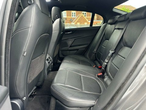 Jaguar XE Saloon Silver #34