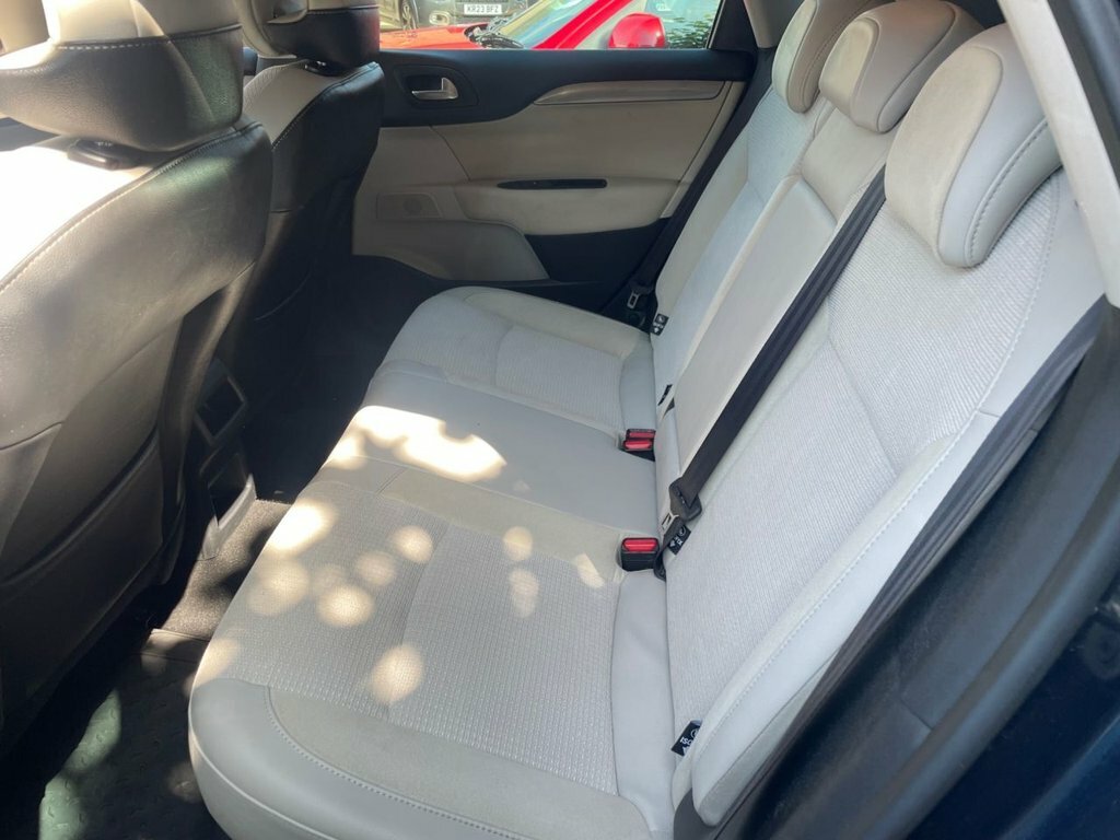 Citroen C4 1.6 Hdi 16V Exclusive Hatchback Blue #4
