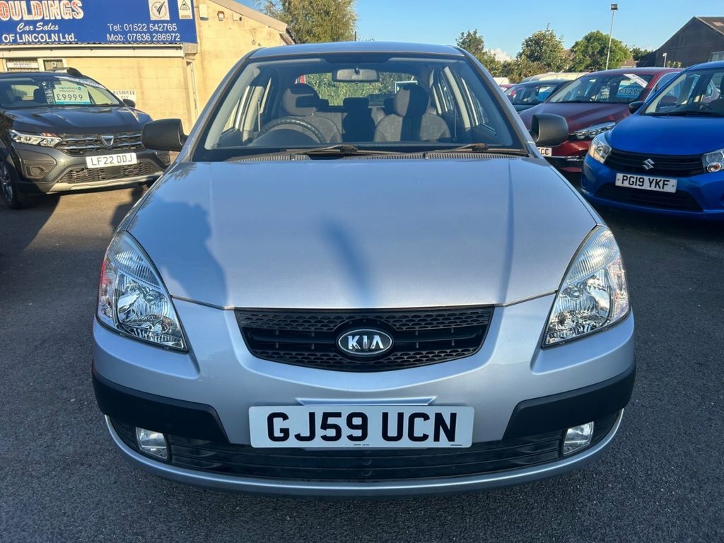 Kia RIO 1.4 2 Hatchback 139 G Km 95 Bhp Silver #2