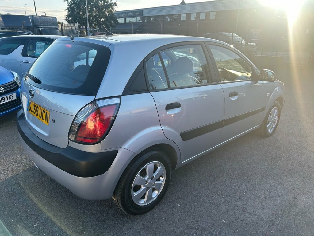 Kia RIO 1.4 2 Hatchback 139 G Km 95 Bhp Silver #6