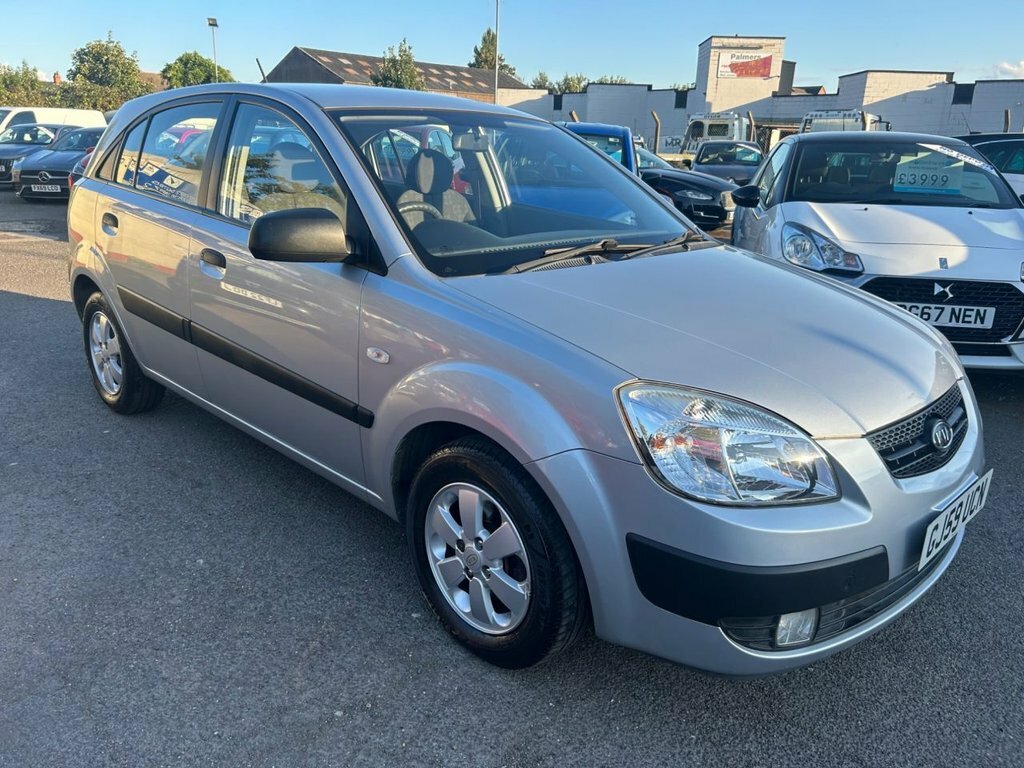 Kia RIO 1.4 2 Hatchback 139 G Km 95 Bhp Silver