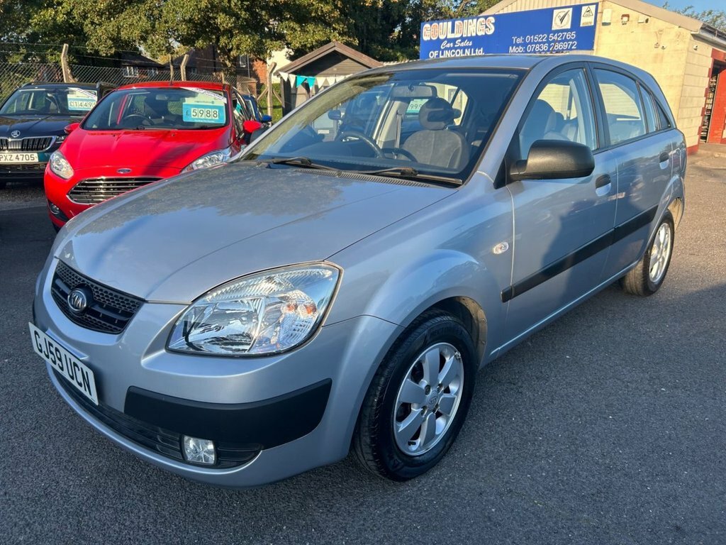 Kia RIO 1.4 2 Hatchback 139 G Km 95 Bhp Silver #3