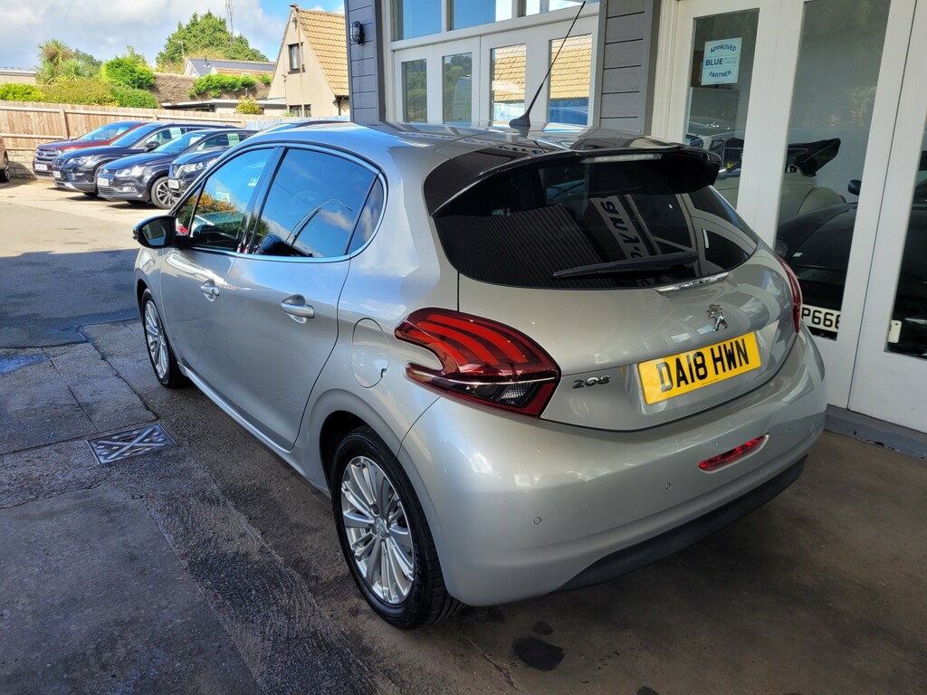 Peugeot 208 Hatchback Grey #3