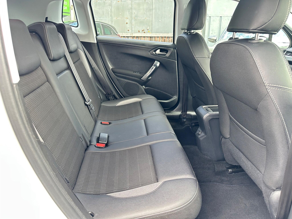 Peugeot 2008 1.2 Puretech Active Grey #29