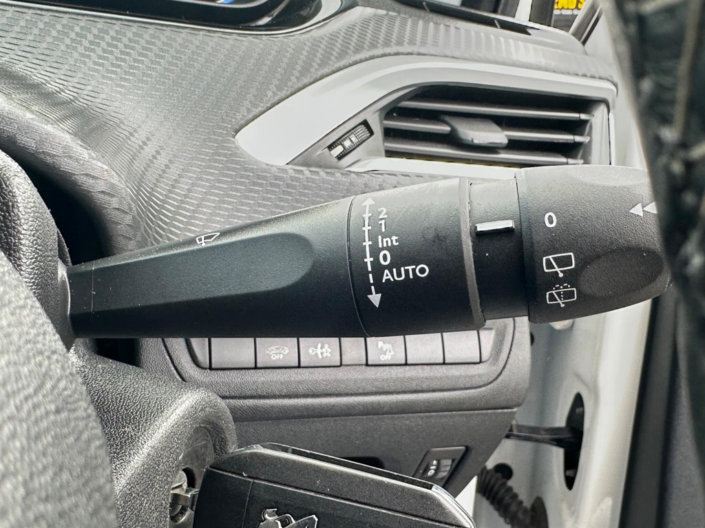 Peugeot 2008 1.2 Puretech Active Grey #38