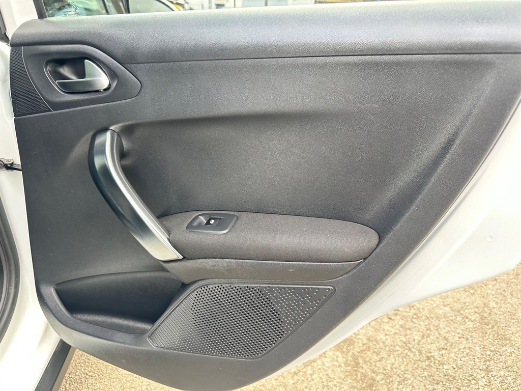 Peugeot 2008 1.2 Puretech Active Grey #31