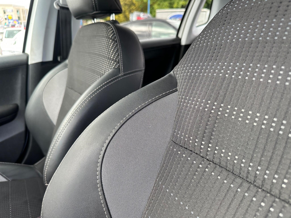 Peugeot 2008 1.2 Puretech Active Grey #39
