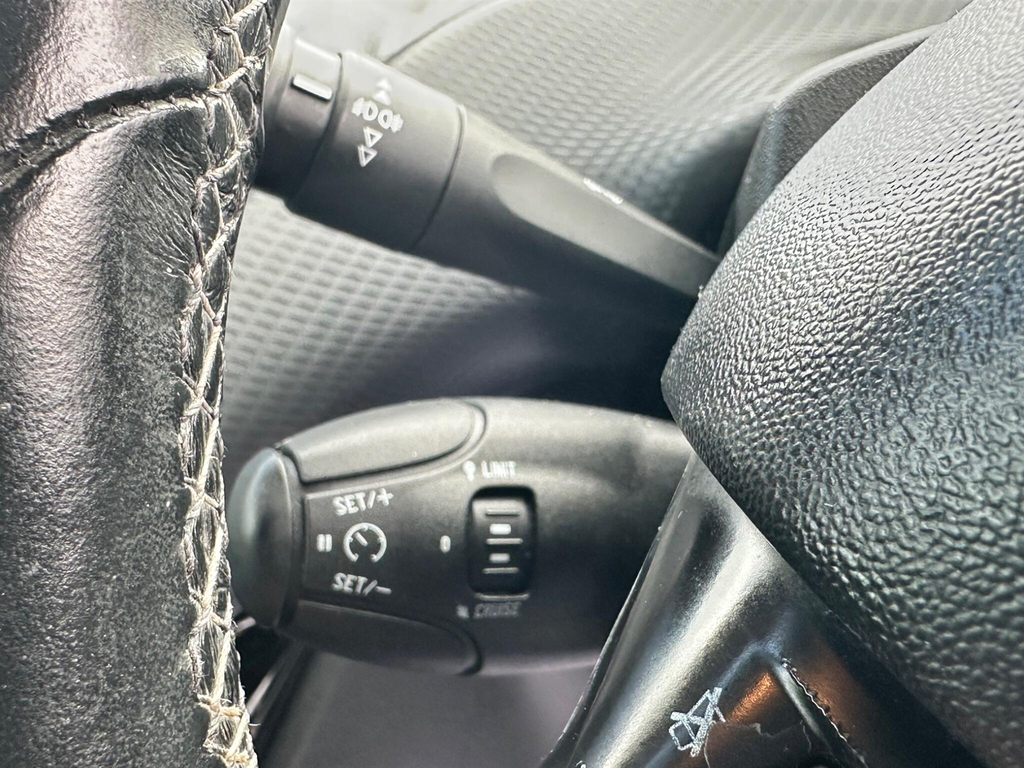 Peugeot 2008 1.2 Puretech Active Grey #37