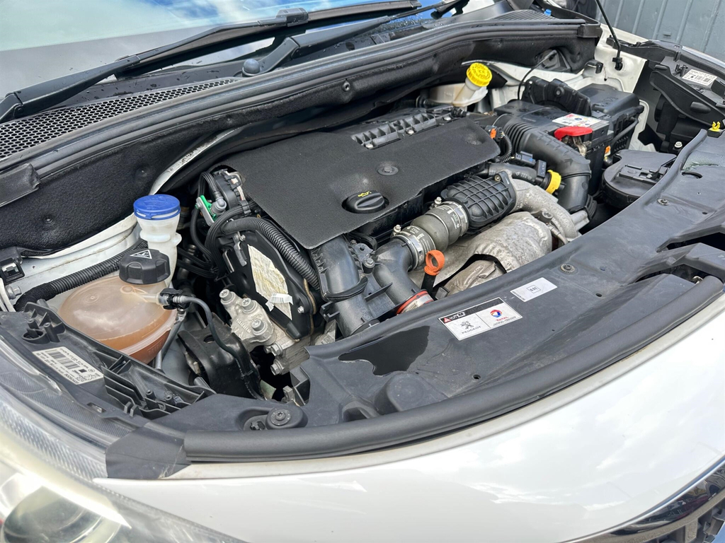 Peugeot 2008 1.2 Puretech Active Grey #49