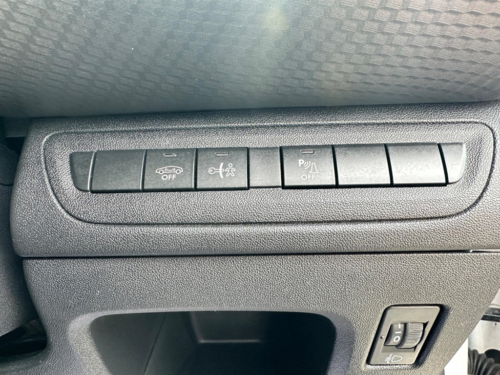 Peugeot 2008 1.2 Puretech Active Grey #32