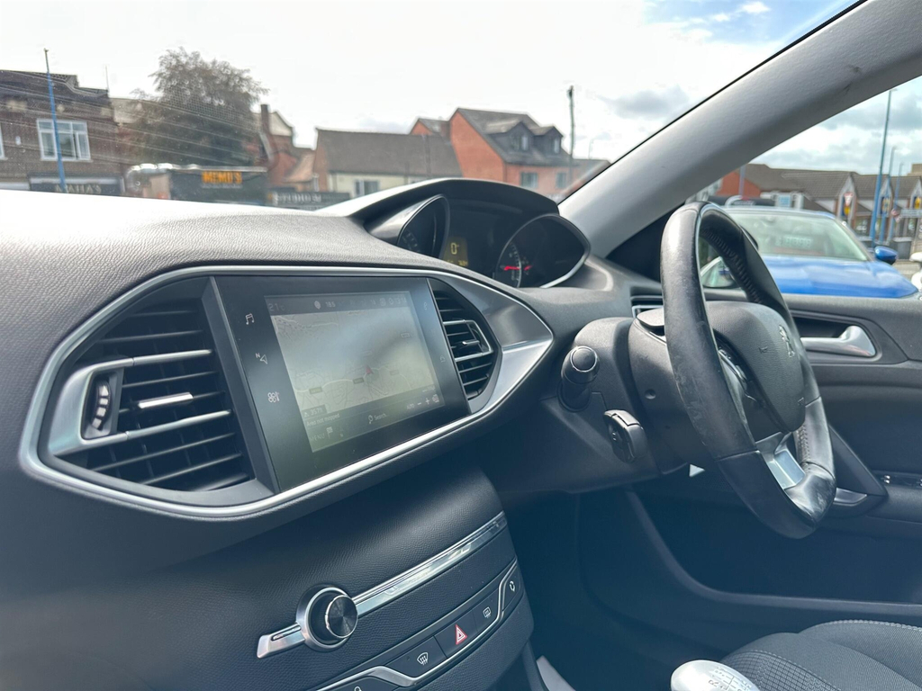 Peugeot 308 Hatchback Black #10