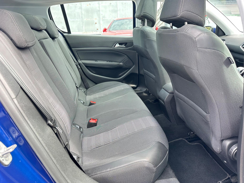 Peugeot 308 Hatchback Black #26