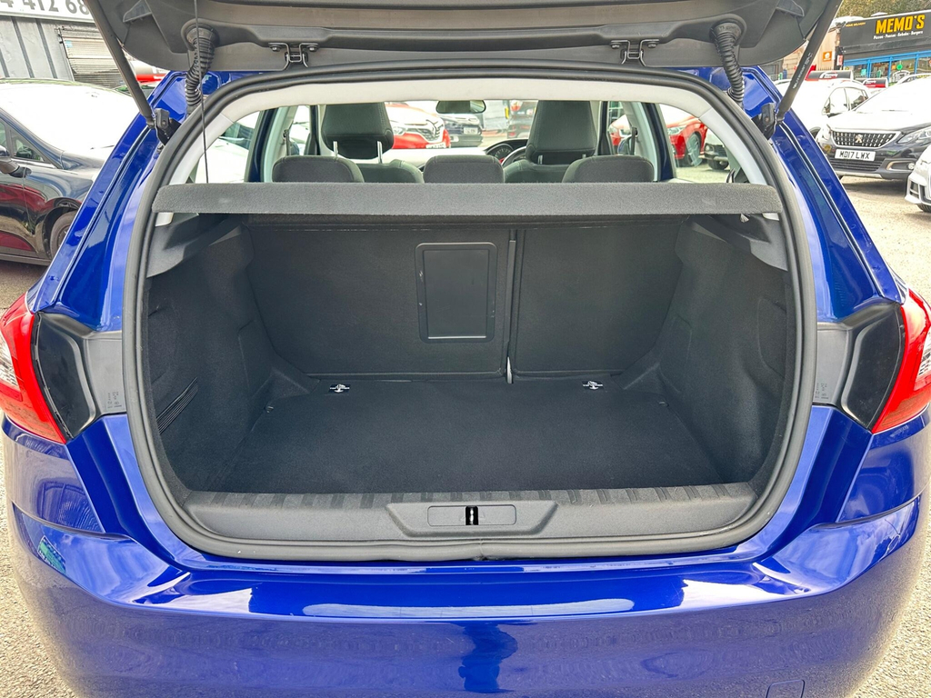 Peugeot 308 Hatchback Black #9