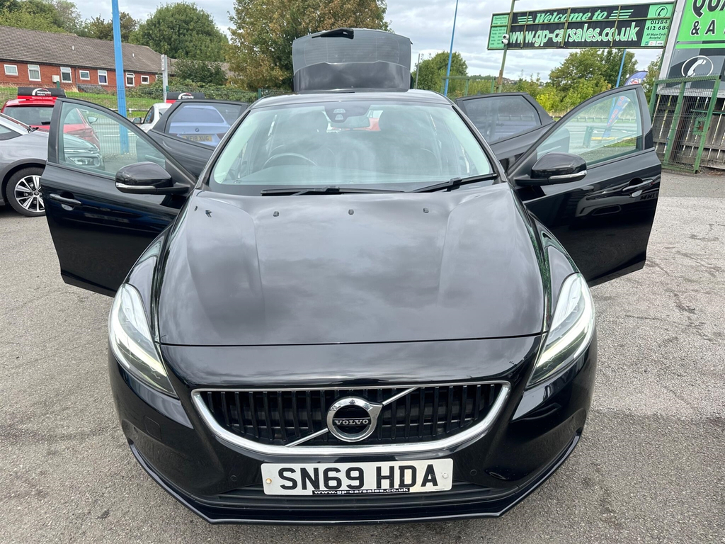 Volvo V40 T2 122 R Design Edition White #36