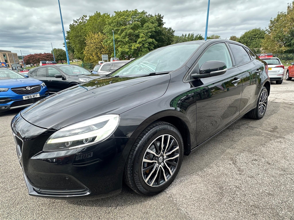 Volvo V40 2.0 D2 Momentum Edition Euro 6 Ss Black #3