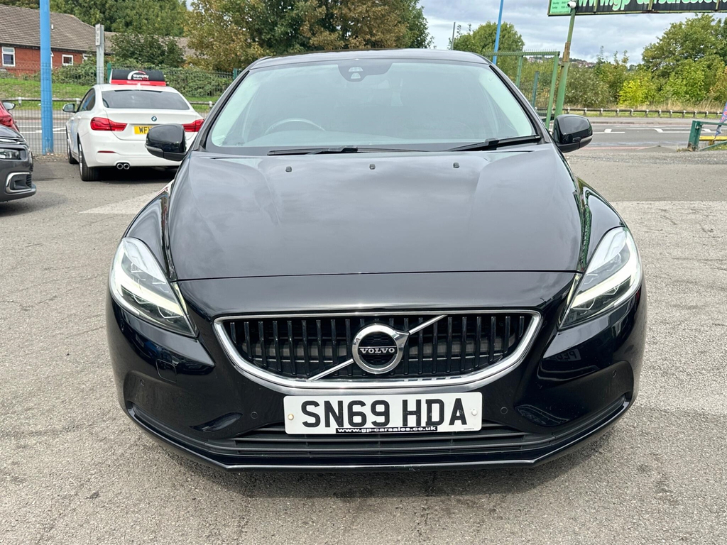 Volvo V40 2.0 D2 Momentum Edition Euro 6 Ss Black #2