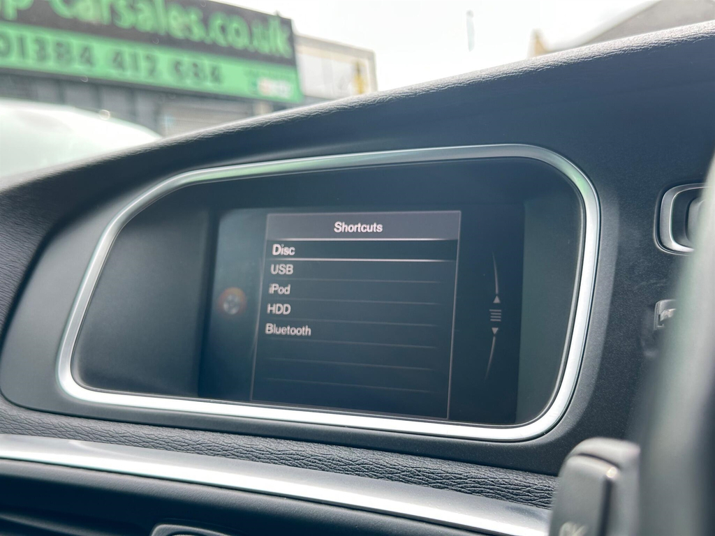 Volvo V40 T2 122 R Design Edition White #19