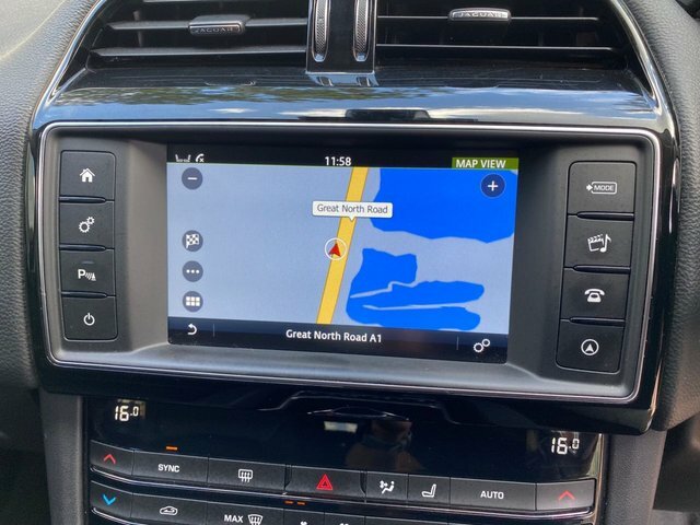 Jaguar F-Pace 2.0 Prestige Awd Red #5