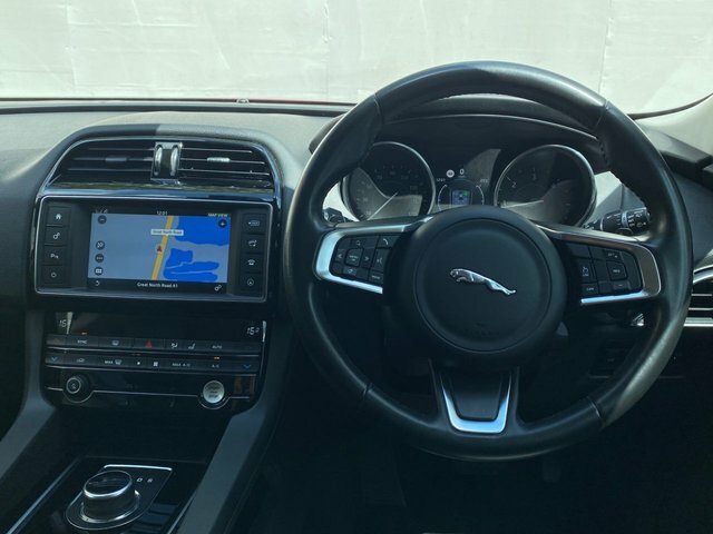 Jaguar F-Pace 2.0 Prestige Awd Red #3