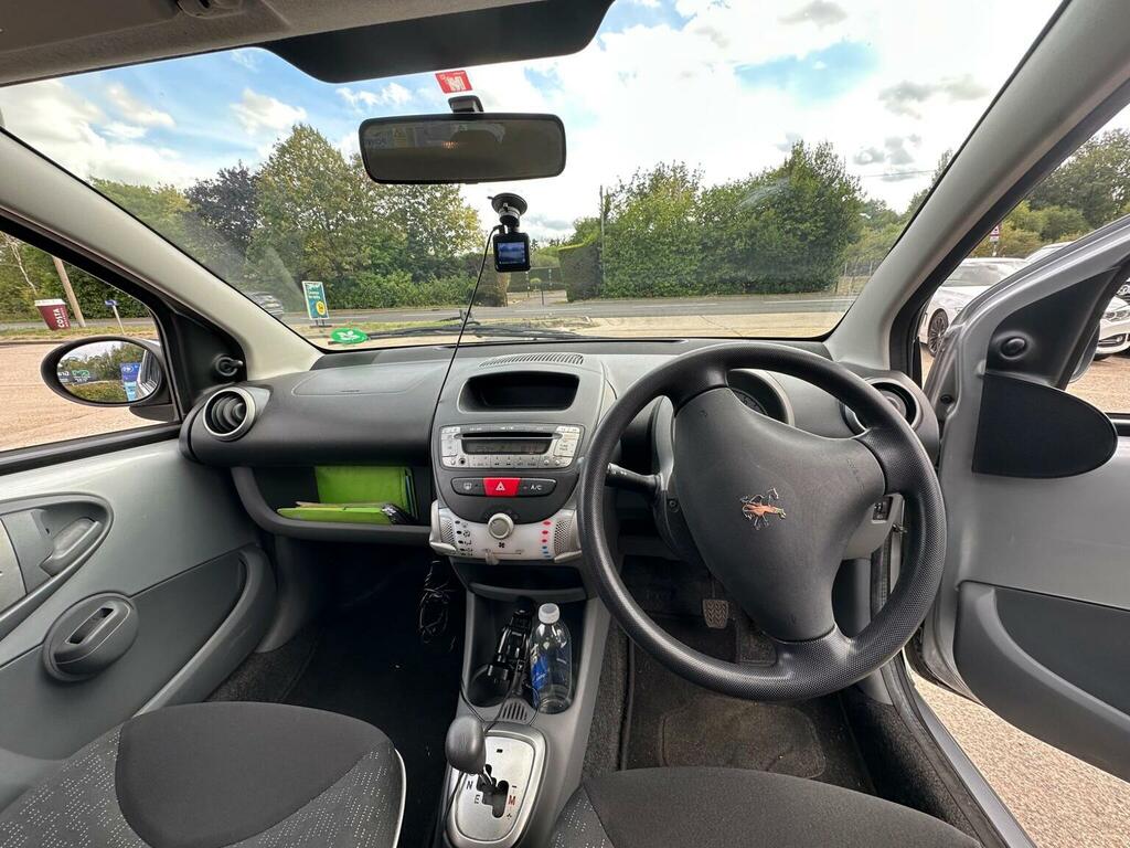 Peugeot 107 1.0 12V Urban 2 Tronic Euro 4 Silver #2