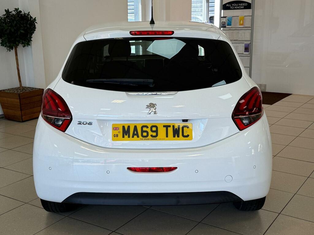 Peugeot 208 Puretech Tech Edition White #14