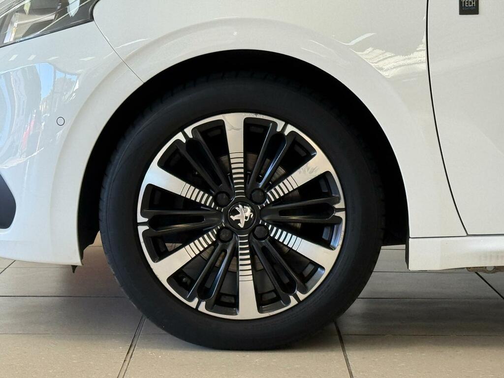 Peugeot 208 Puretech Tech Edition White #34