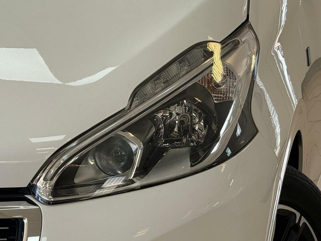 Peugeot 208 1.2 Puretech Tech Edition Euro 6 Ss White #3