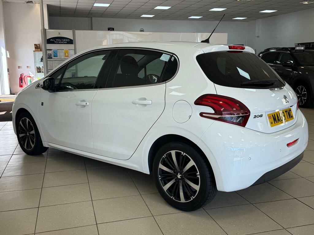 Peugeot 208 Puretech Tech Edition White #18