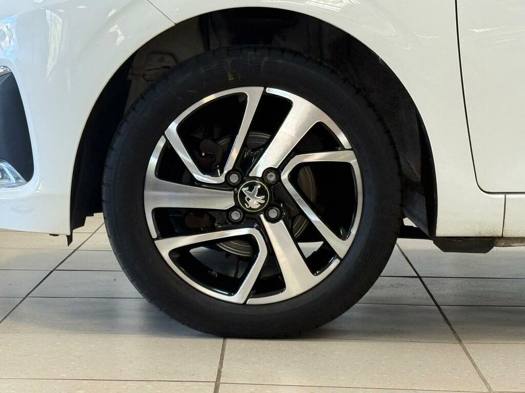 Peugeot 108 Collection Green #19