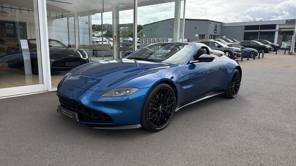 Aston Martin Vantage Vantage V8 Roadster Black #17