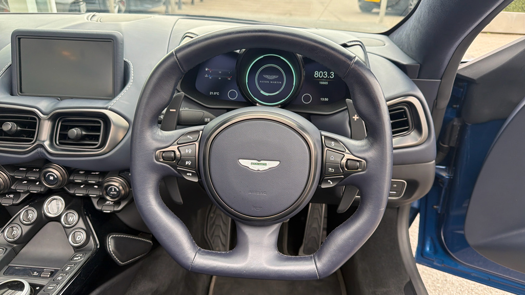 Aston Martin Vantage Vantage V8 Roadster Black #11