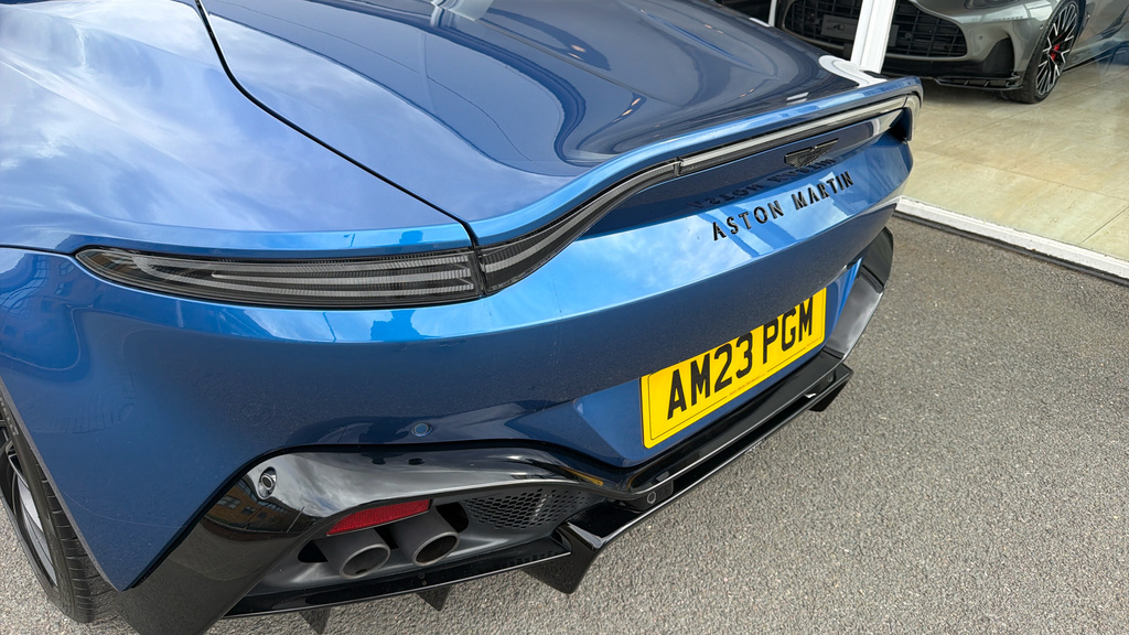 Aston Martin Vantage Vantage V8 Roadster Black #15