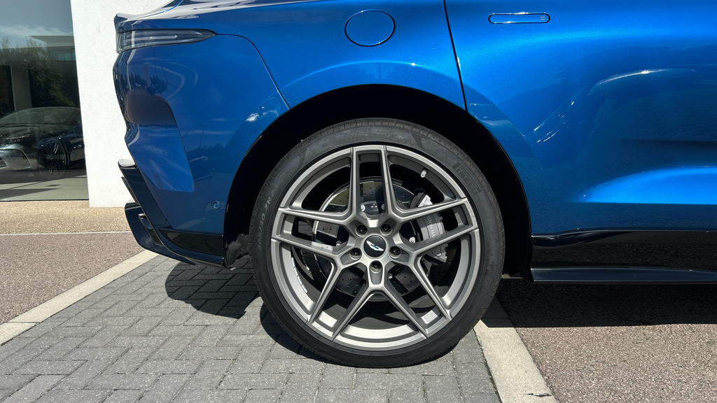 Aston Martin DBX S 4.0 Twin Turbo Grey #25