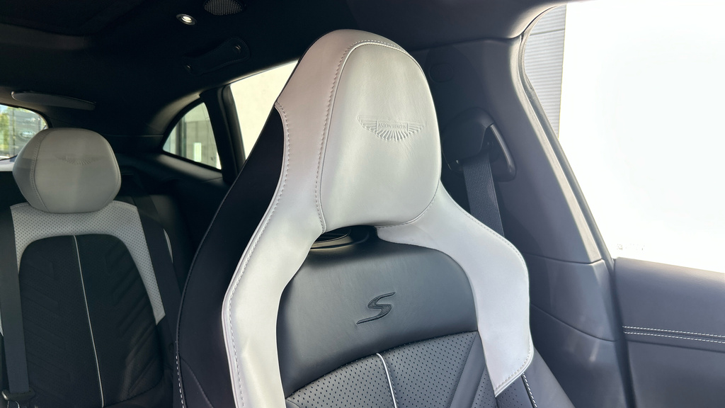 Aston Martin DBX S 4.0 Twin Turbo Grey #18