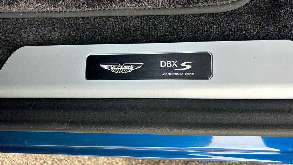 Aston Martin DBX S 4.0 Twin Turbo Grey #28
