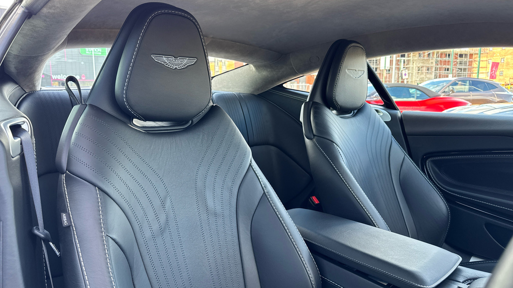 Aston Martin DB11 V8 Silver #11
