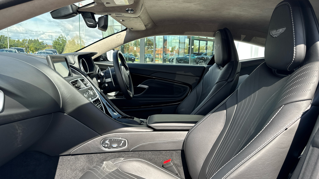 Aston Martin DB11 V8 Silver #23