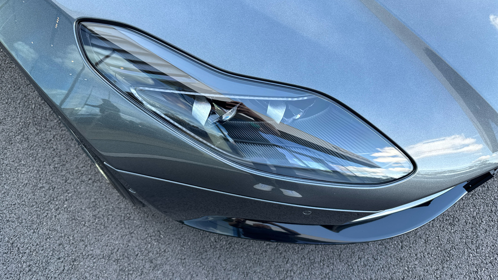 Aston Martin DB11 V8 Silver #16
