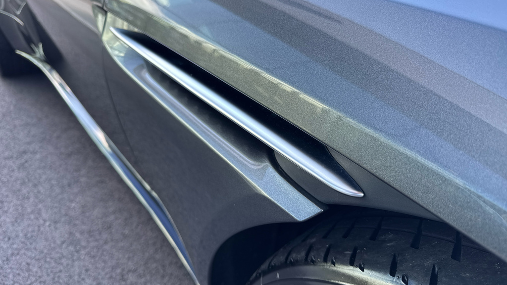 Aston Martin DB11 V8 Silver #18