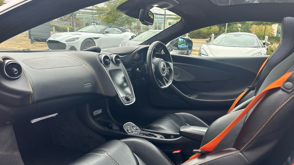 McLaren 570GT V8 Ssg White #22