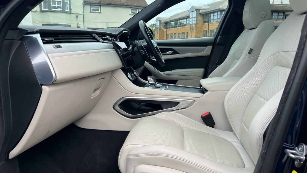 Jaguar F-Pace R-dynamic Se Blue #3