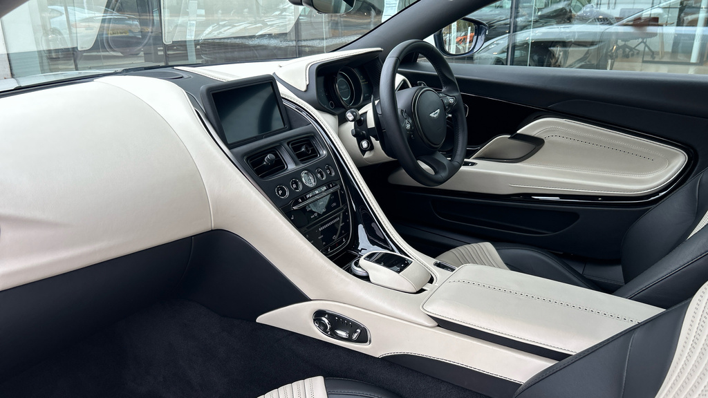 Aston Martin DB11 Db11 V12 Silver #16