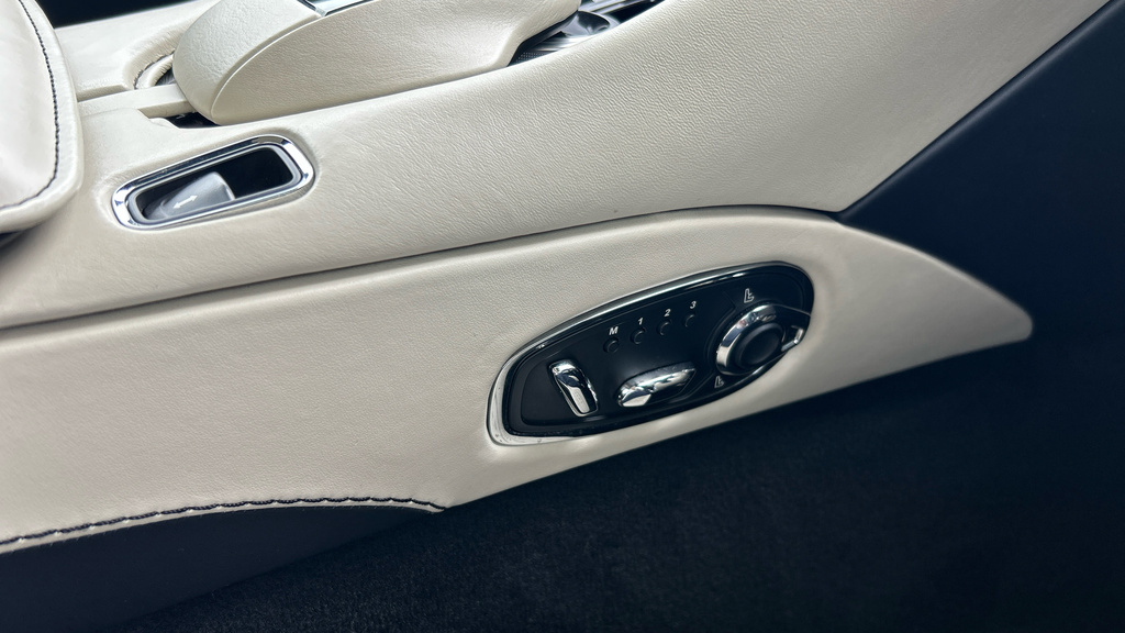 Aston Martin DB11 Db11 V12 Silver #26